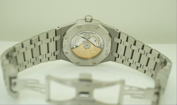 Audemars PIGUET ROYAL OAK 15300ST BLACK DIAL G SERIAL 39MM FULL SET - Image 9