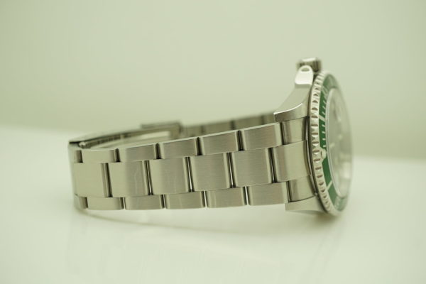 Rolex 16610LV SUBMARINER KERMIT GREEN BEZEL 50TH ANNIVERSARY D SERIAL FULL SET - Image 6