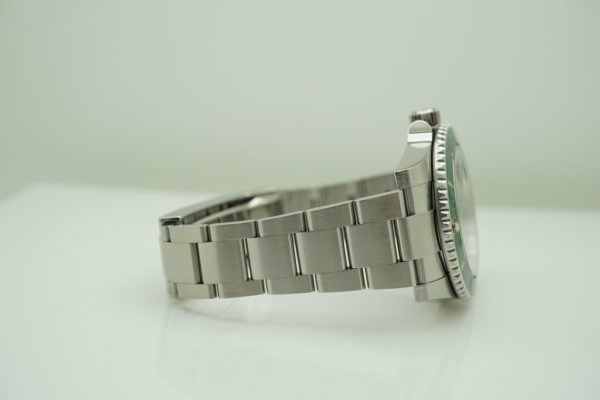 Rolex 116610LV SUBMARINER CERAMIC GREEN HULK RANDOM 2018 WARRANTY COMPLETE SET - Image 6