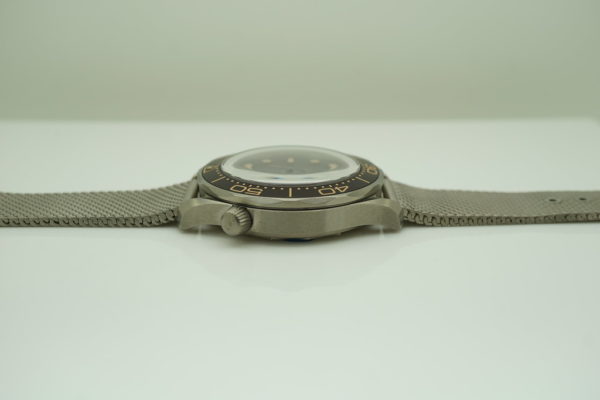 Omega SEAMASTER DIVER 300M 007 JAMES BOND TITANIUM MESH BRACELET 2020 WARRANTY FULL SET - Image 4