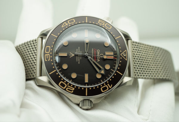 Omega SEAMASTER DIVER 300M 007 JAMES BOND TITANIUM MESH BRACELET 2020 WARRANTY FULL SET - Image 9