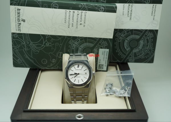 Audemars PIGUET ROYAL OAK 15300ST WHITE DIAL G SERIAL 39MM FULL SET - Image 2