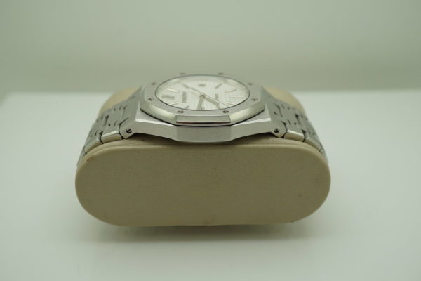 Audemars PIGUET ROYAL OAK 15300ST WHITE DIAL G SERIAL 39MM FULL SET - Image 4