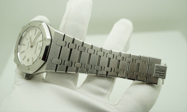 Audemars PIGUET ROYAL OAK 15300ST WHITE DIAL G SERIAL 39MM FULL SET - Image 6