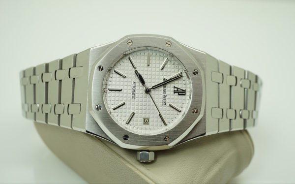 Audemars PIGUET ROYAL OAK 15300ST WHITE DIAL G SERIAL 39MM FULL SET - Image 10