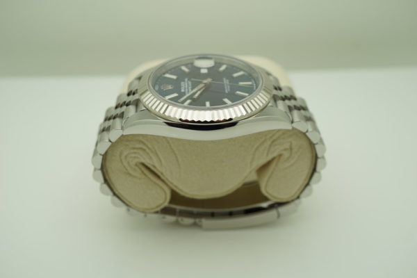 Rolex 126334 DATEJUST 41 FLUTED BEZEL BLUE STICK DIAL JUBILEE BAND 2019 FULL SET - Image 4