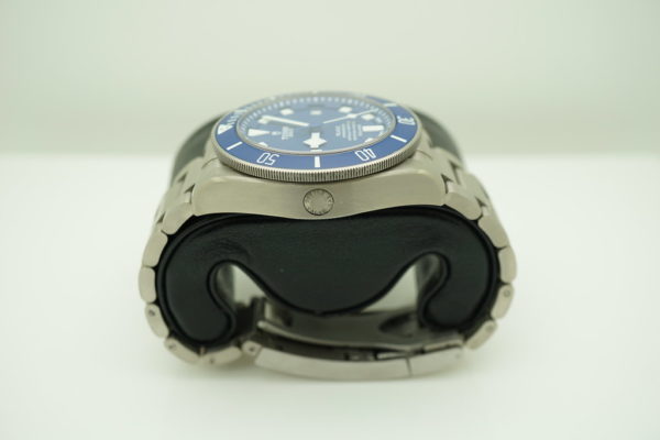 Tudor 25600TB PELAGOS BLUE TITANIUM IN-HOUSE MOVEMENT 2019 WARRANTY FULL SET - Image 3