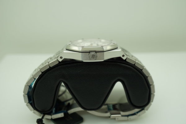 BRAND NEW Audemars PIGUET ROYAL OAK 77350ST WHITE DIAL 34MM 2020 MODEL COMPLETE SET - Image 3