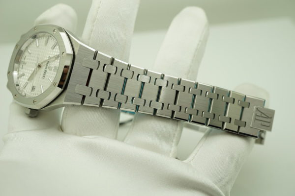 BRAND NEW Audemars PIGUET ROYAL OAK 77350ST WHITE DIAL 34MM 2020 MODEL COMPLETE SET - Image 6