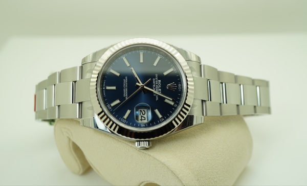 BRAND NEW Rolex 126334 DATEJUST 41 FLUTED BEZEL BLUE STICK DIAL OYSTER 2020 FULL SET - Image 8