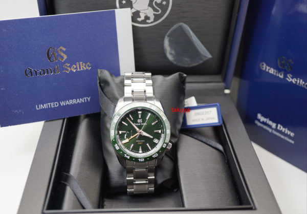 BRAND NEW Grand Seiko SPORT COLLECTION SPRING DRIVE GMT SBGE257 GREEN 2020 FULL SET - Image 2