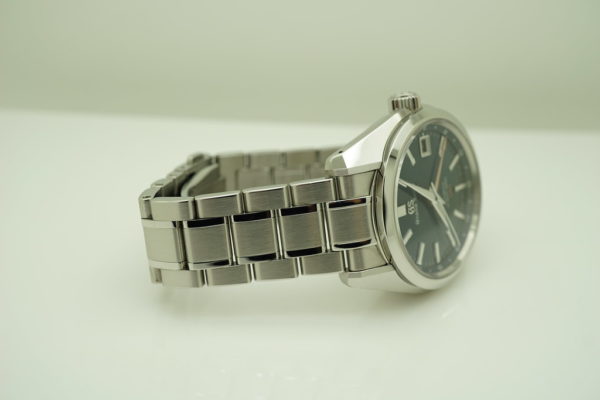 GRAND SEIKO SBGJ235 BOUTIQUE LIMITED EDITION AUTO Hi-Beat GMT BLUE DIAL WARRANTY - Image 6