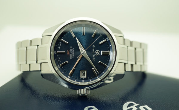 GRAND SEIKO SBGJ235 BOUTIQUE LIMITED EDITION AUTO Hi-Beat GMT BLUE DIAL WARRANTY - Image 9