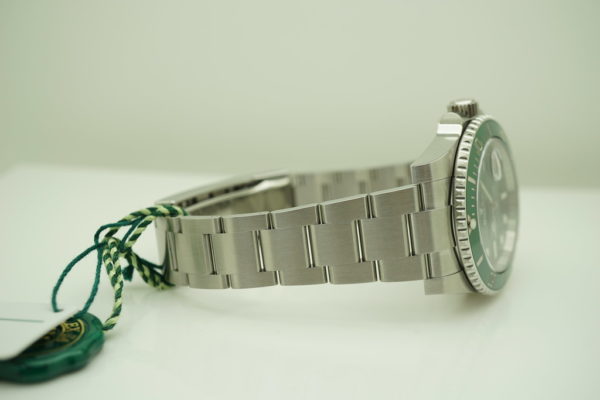 Rolex 116610LV SUBMARINER GREEN DIAL HULK 2020 COMPLETE SET - Image 6