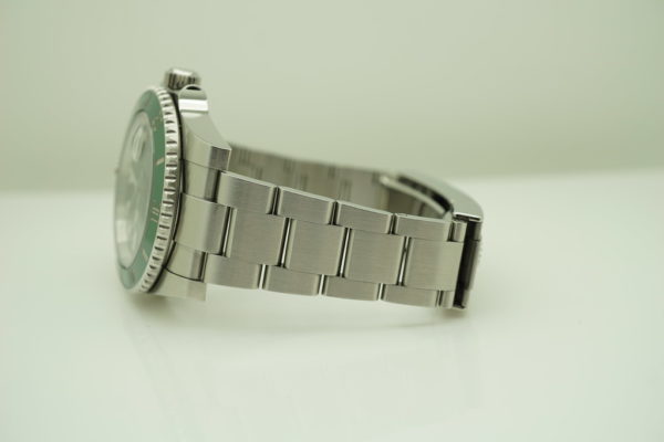 Rolex 116610LV SUBMARINER HULK GREEN DIAL RANDOM 2018 WARRANTY COMPLETE SET - Image 5