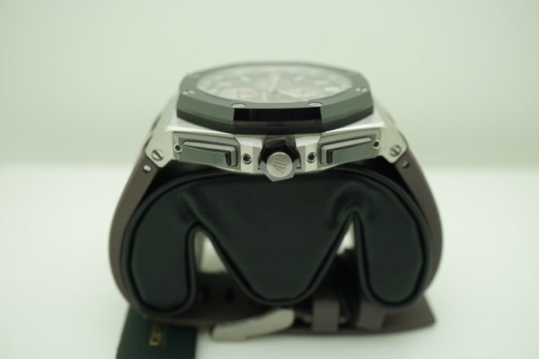 BRAND NEW Audemars PIGUET ROYAL OAK OFFSHORE 26400IO TITANIUM CERAMIC 44MM 2020 - Image 3