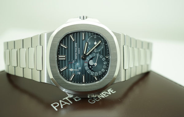 MINT Patek PHILIPPE 5712 STEEL NAUTILUS BLUE DIAL MOONPHASE 2019 FULL SET - Image 11