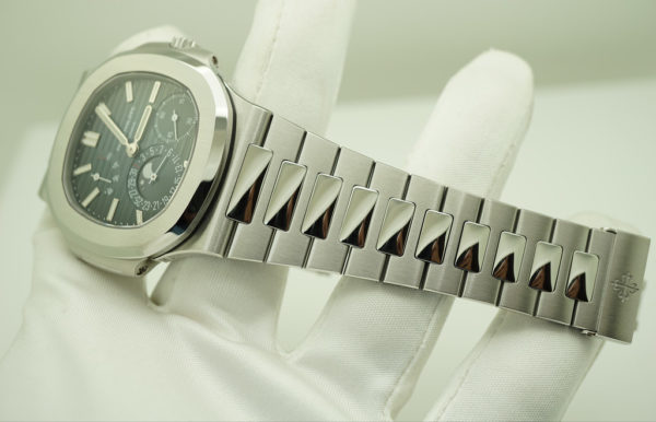 MINT Patek PHILIPPE 5712 STEEL NAUTILUS BLUE DIAL MOONPHASE 2019 FULL SET - Image 5