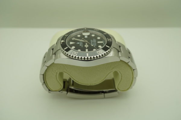 Rolex 116610LN SUBMARINER CERAMIC DATE 40MM V SERIAL COMPLETE SET - Image 4
