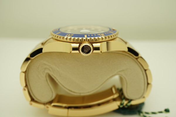 BRAND NEW Rolex 116618LB SUBMARINER YELLOW GOLD SUNBURST BLUE DIAL 2020 FULL SET - Image 4