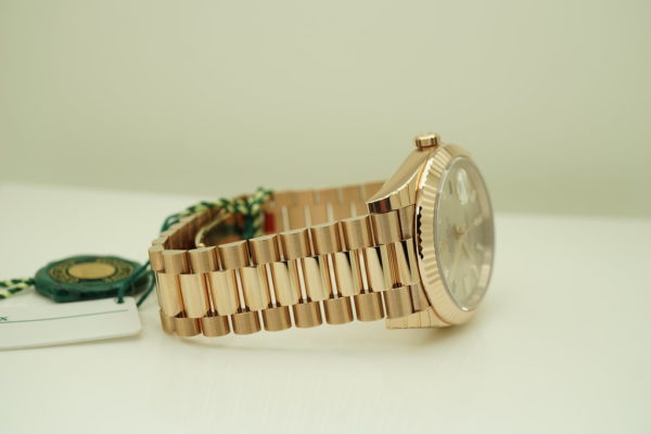 BRAND NEW Rolex 228235 DAY DATE 40 18K ROSE GOLD SUNDUST BAGUETTE DIAMOND DIAL 2020 FULL SET - Image 6