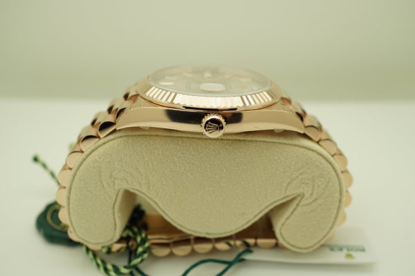 BRAND NEW Rolex 228235 DAY DATE 40 18K ROSE GOLD SUNDUST BAGUETTE DIAMOND DIAL 2020 FULL SET - Image 3