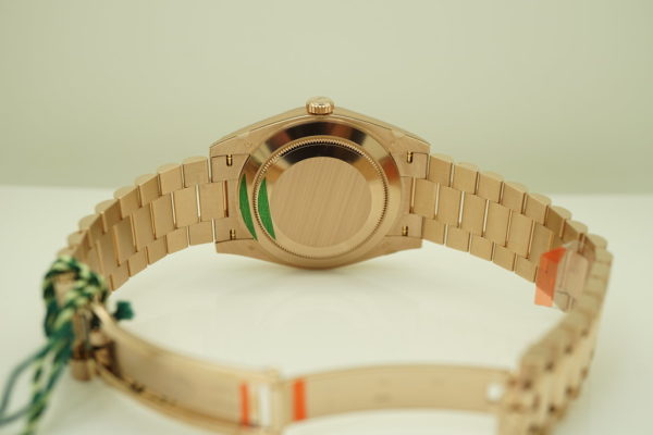 BRAND NEW Rolex 228235 DAY DATE 40 18K ROSE GOLD SUNDUST BAGUETTE DIAMOND DIAL 2020 FULL SET - Image 8