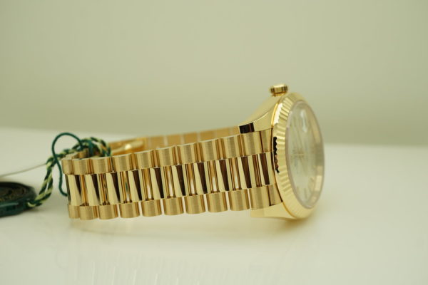 BRAND NEW Rolex 228238 DAY DATE 40MM YELLOW GOLD ROMAN SILVER DIAL 2020 COMPLETE SET - Image 6
