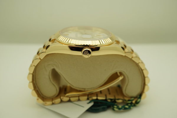 BRAND NEW Rolex 228238 DAY DATE 40MM YELLOW GOLD ROMAN SILVER DIAL 2020 COMPLETE SET - Image 3