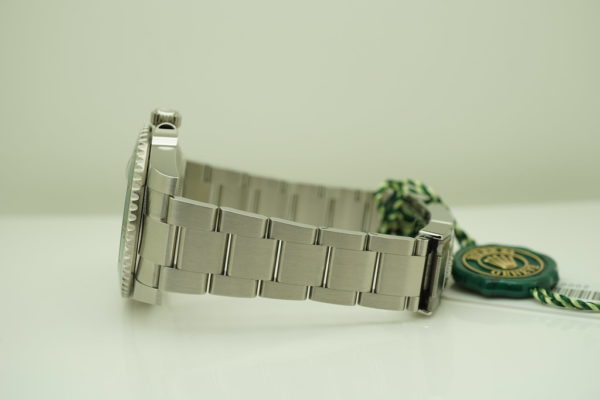 BRAND NEW Rolex 116610LV SUBMARINER GREEN DIAL HULK 2020 COMPLETE SET - Image 5