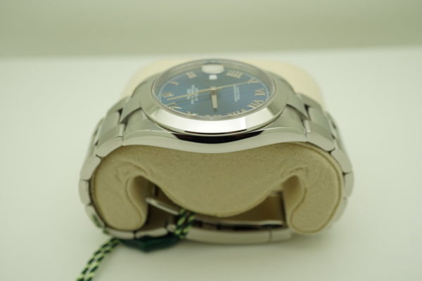 BRAND NEW Rolex 126300 DATEJUST 41 BLUE ROMAN DIAL OYSTER BAND 2020 FULL SET - Image 4