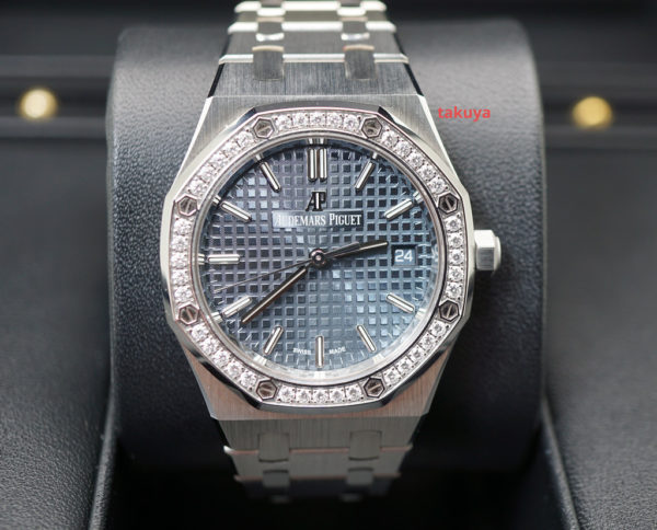 BRAND NEW Audemars PIGUET ROYAL OAK 77351 BLUE DIAL DIAMOND BEZEL 34MM 2020 FULL SET