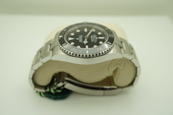 BRAND NEW Rolex 124060 SUBMARINER NO DATE 41MM NEW MODEL COMPLETE SET - Image 4