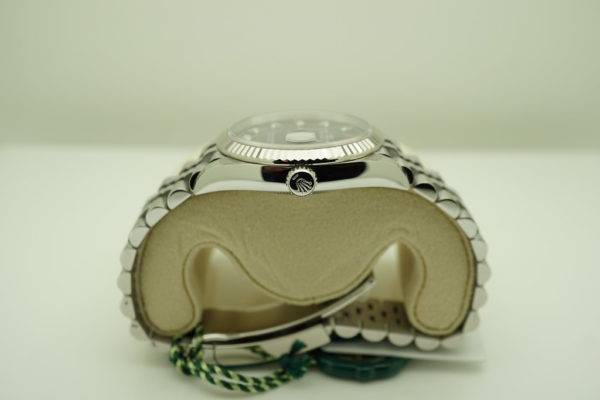 BRAND NEW Rolex 126234 DATEJUST FLUTED BEZEL BLUE DIAMOND DIAL JUBILEE 2020 FULL SET - Image 3
