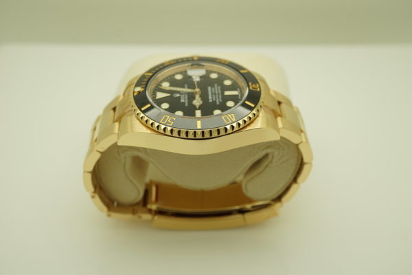 Rolex 116618LN SUBMARINER 18K YELLOW GOLD BLACK DIAL 2019 WARRANTY FULL SET - Image 4