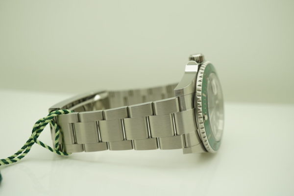BRAND NEW Rolex 126610LV SUBMARINER GREEN BEZEL BLACK DIAL 41MM 2020 RELEASE FULL SET - Image 6