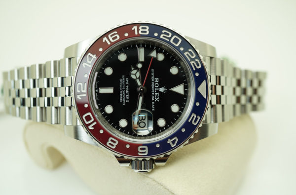 BRAND NEW Rolex 126710BLRO PEPSI GMT MASTER II RED BLUE BEZEL JUBILEE 2020 FULL SET - Image 9
