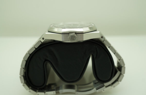 MINT Audemars PIGUET ROYAL OAK 15451 DIAMOND BEZEL BLUE DIAL 37MM 2020 FULL SET - Image 3