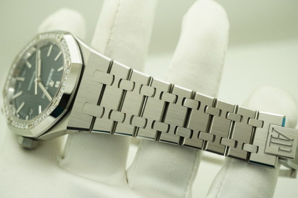 MINT Audemars PIGUET ROYAL OAK 15451 DIAMOND BEZEL BLUE DIAL 37MM 2020 FULL SET - Image 6