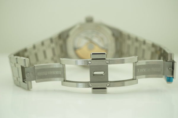 MINT Audemars PIGUET ROYAL OAK 15451 DIAMOND BEZEL BLUE DIAL 37MM 2020 FULL SET - Image 8