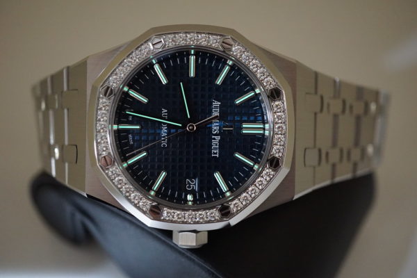 MINT Audemars PIGUET ROYAL OAK 15451 DIAMOND BEZEL BLUE DIAL 37MM 2020 FULL SET - Image 11
