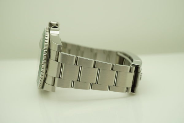 Rolex 116610LV SUBMARINER HULK GREEN DIAL RANDOM 2020 WARRANTY COMPLETE SET - Image 5