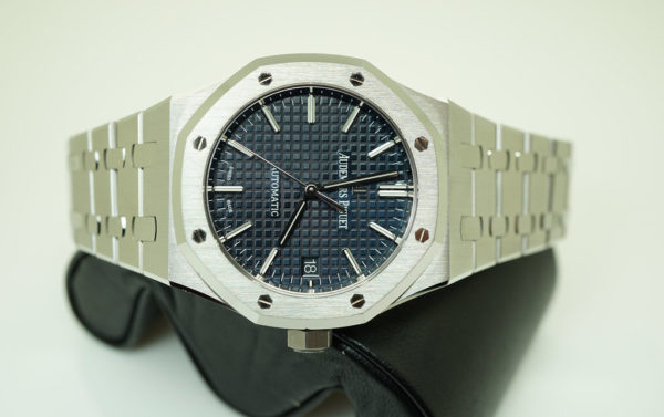 Audemars PIGUET ROYAL OAK 15450ST BOUTIQUE BLUE DIAL 37MM WARRANTY FULL SET - Image 10