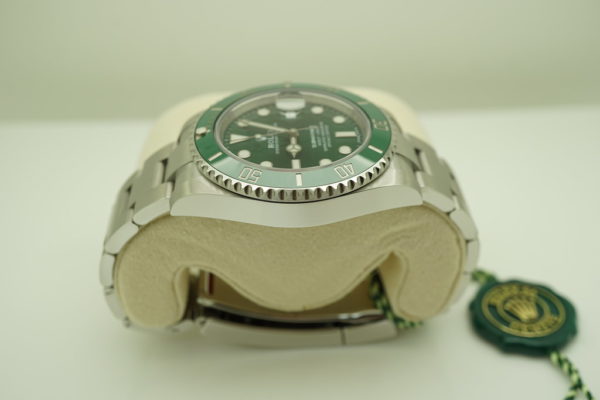 NEW Rolex 116610LV SUBMARINER GREEN DIAL HULK 2020 COMPLETE SET - Image 4