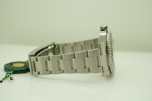 NEW Rolex 116610LV SUBMARINER GREEN DIAL HULK 2020 COMPLETE SET - Image 6