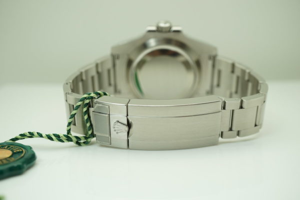 NEW Rolex 116610LV SUBMARINER GREEN DIAL HULK 2020 COMPLETE SET - Image 7