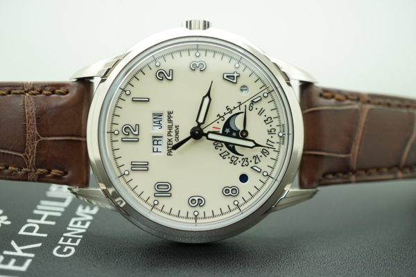 Patek PHILIPPE 5320G PERPETUAL CALENDAR WHITE GOLD CREAM DIAL COMPLETE SET - Image 9