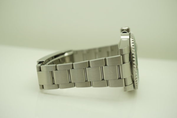 Rolex 116610LV SUBMARINER GREEN DIAL GREEN BEZEL 2018 WARRANTY COMPLETE SET - Image 6