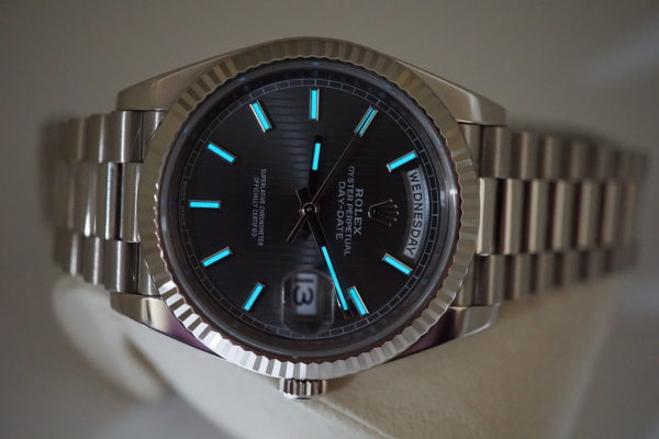 Rolex 228239 DAY DATE 18K WHITE GOLD DARK RHODIUM STRIPE DIAL 40MM FULL SET - Image 11