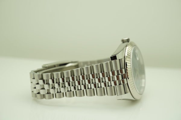 MINT Rolex 126334 DATEJUST 41 FLUTED BEZEL BLUE ROMAN DIAL JUBILEE FULL SET - Image 6